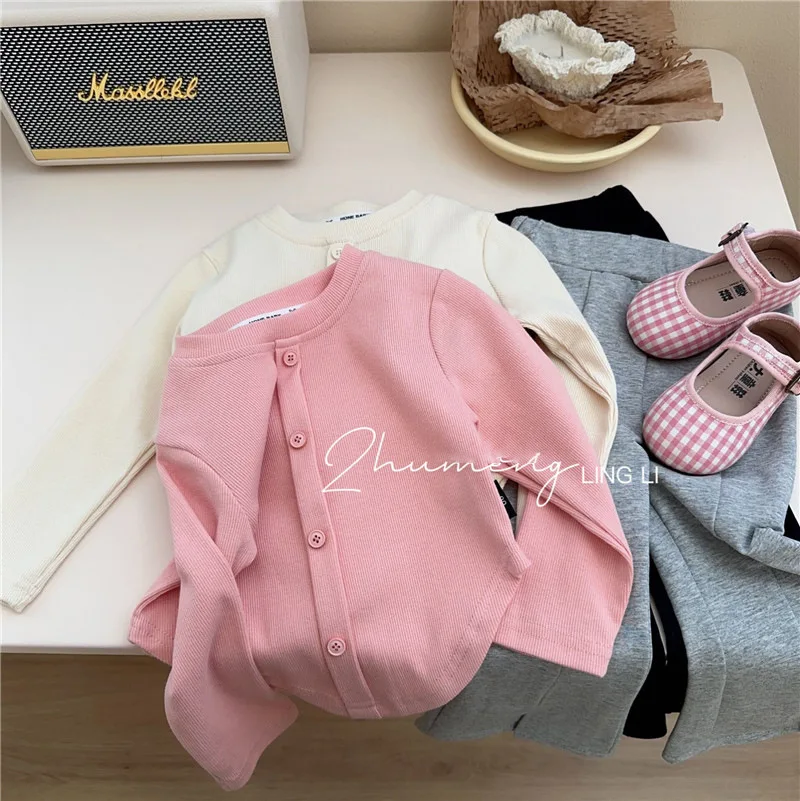 Простые осенние пальто для маленьких девочек Розово-белого цвета неправильной формы, однобортные кардиганы для малышей, верхняя одежда для детей с длинными рукавами 2